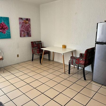 Habitacion Privada En Casa De Huespedes Guadalajara Eksteriør bilde